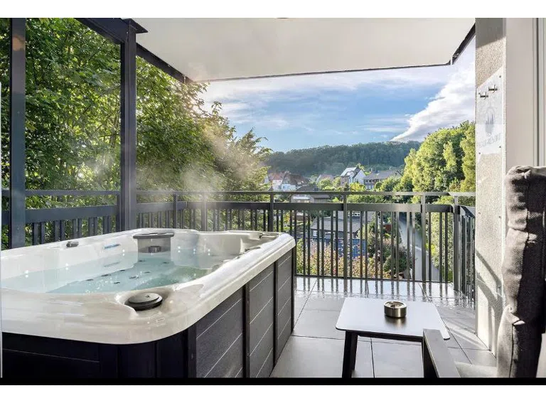 Terrasse mit Whirlpool