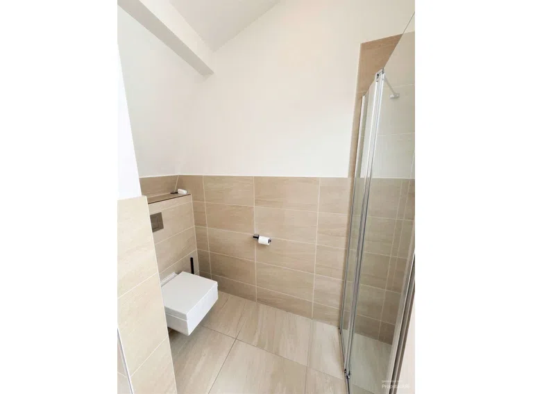 Badezimmer 1 - (KI generiert)