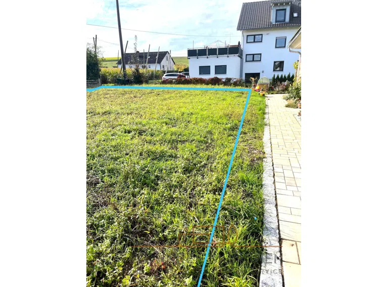 Sonniges Baugrundstück