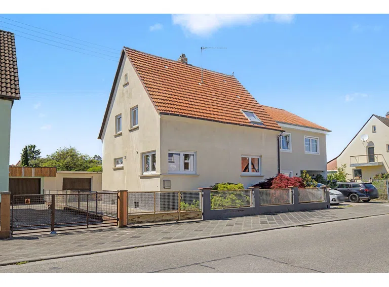 Außenansicht von links
