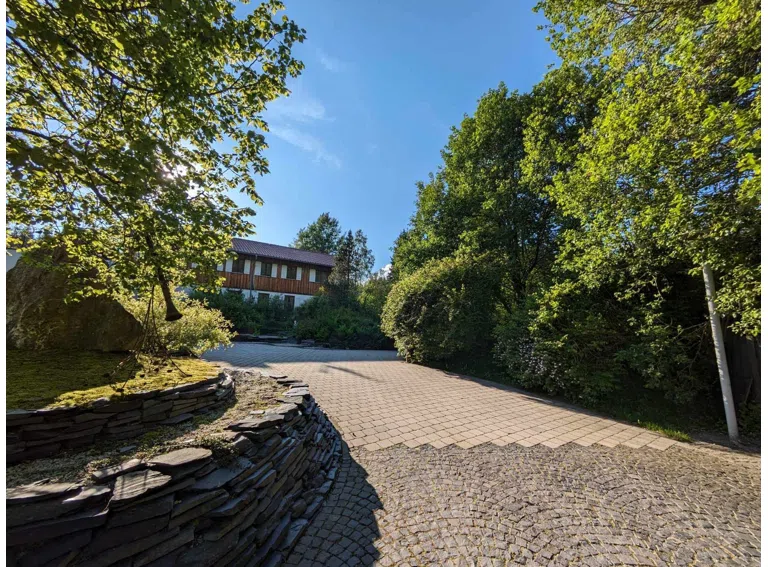 Zufahrt Wohnhaus
