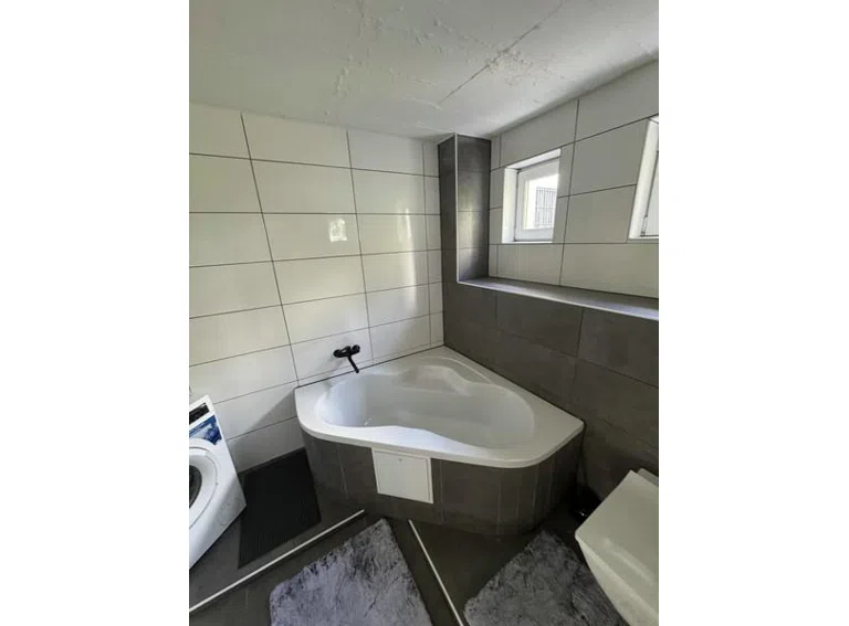 7 Eckbadewanne