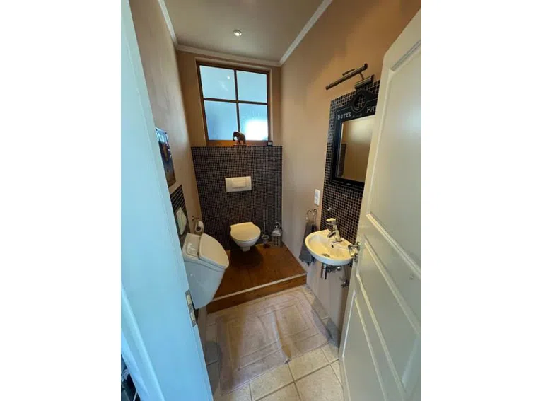 19 Gäste WC