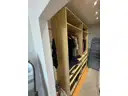 32 begehbarer Kleiderschrank