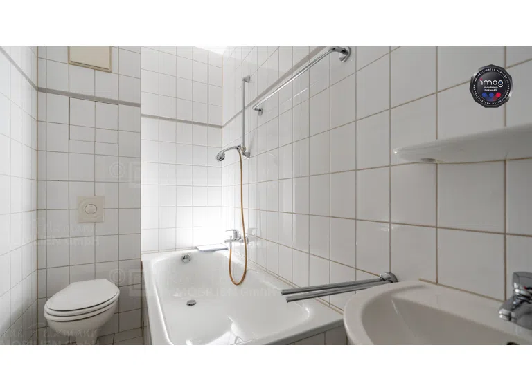 RF-1389 Zweizimmerwohnung Plauen Bad