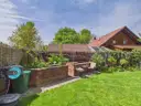 Hausrückseite und Garten