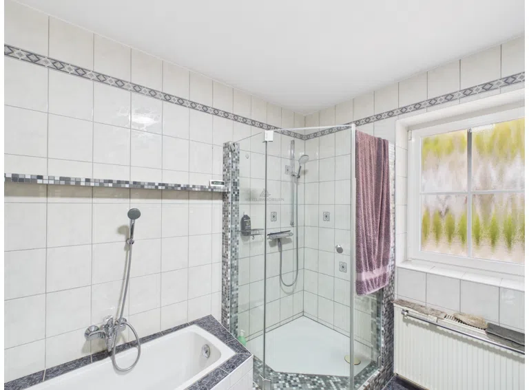 Badezimmer EG