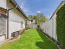 Hausrückseite und Garten