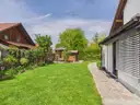 Hausrückseite und Garten