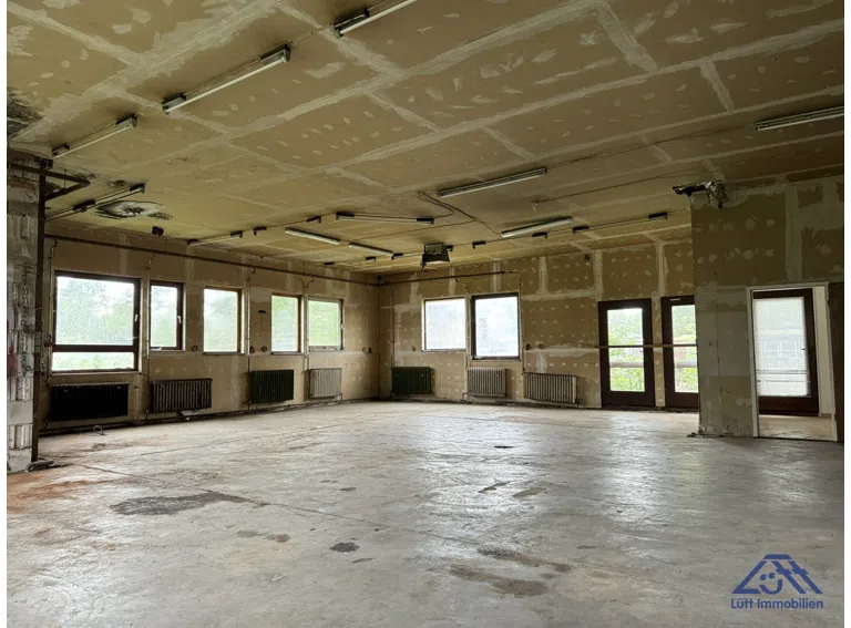 Hallenfläche - Lütt Immobilien