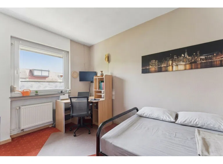 Schlafzimmer 1