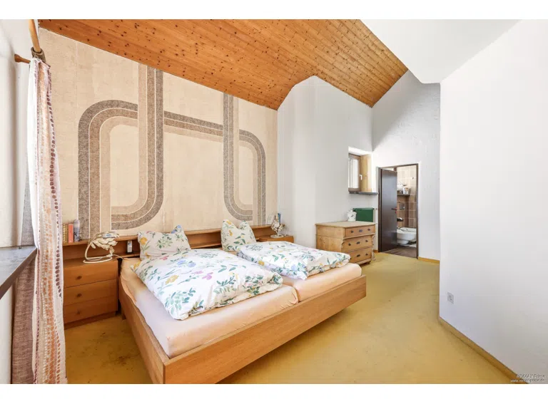 Schlafzimmer mit En-suite-Bad