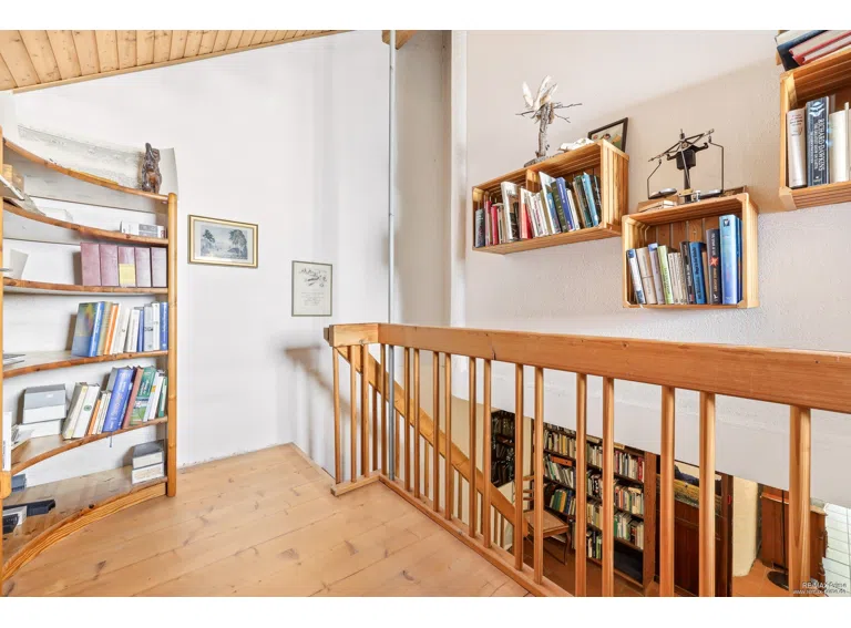 Die kleine Galerie eignet sich für Home Office