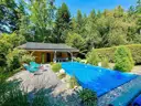 Pool + Pool-Lounge