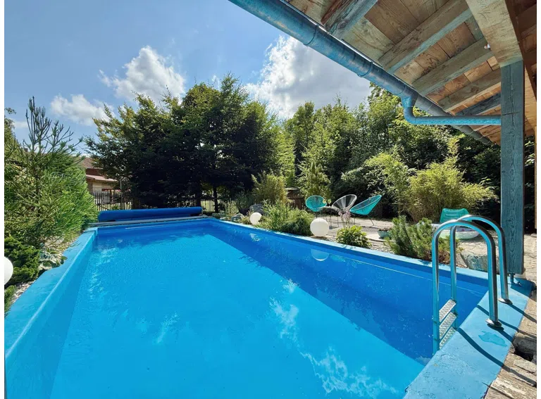 Pool (8 x 4 Meter)