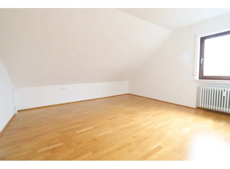 DG - freie Wohnung - Schlafzimmer - Bild 1