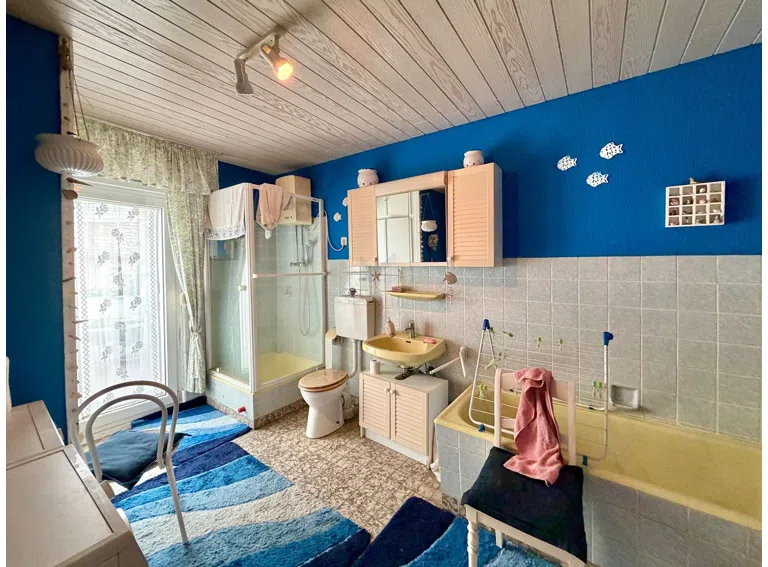 Bad Wohnung EG