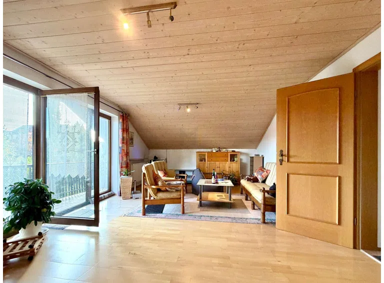 Wohnzimmer (OG)