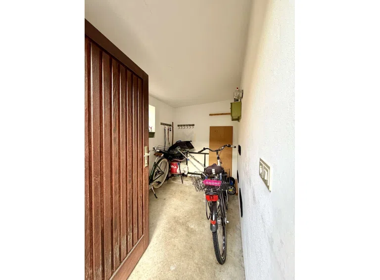 Fahrradraum hinter Garage
