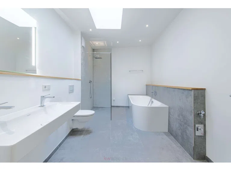 Lichtdurchflutetes Traumbad