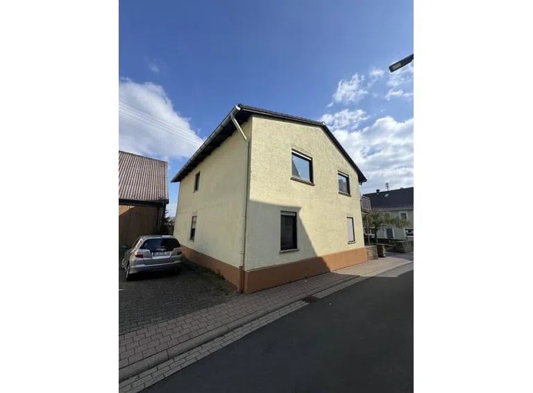 4 Front mit weiterer Seintenansicht