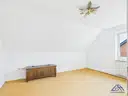 Zimmer 2 Dachgeschoss - Lütt Immobilien - Schackendorf