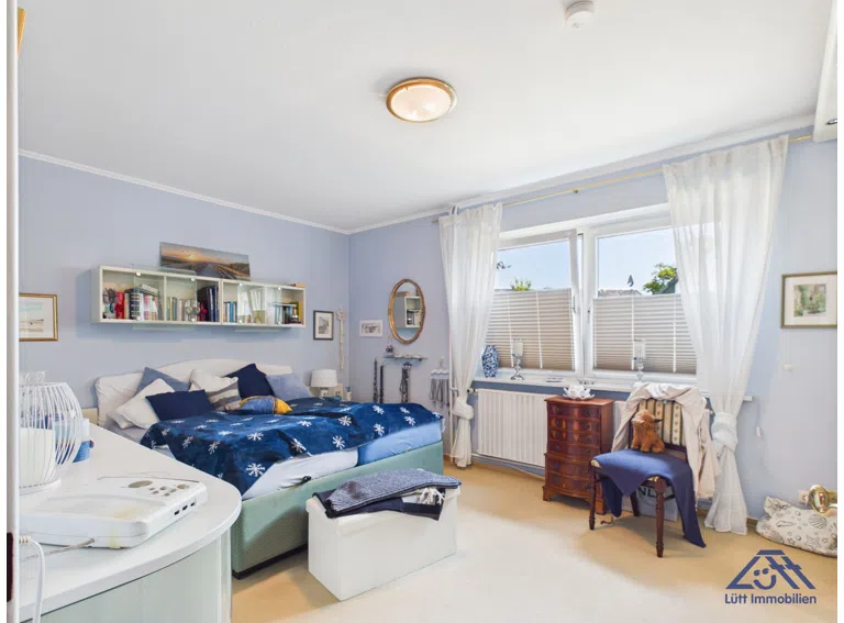Schlafzimmer EG Ansicht - Lütt Immobilien - Schackendorf