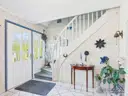 Diele Treppenaufgang zum Dachgeschoss - Lütt Immobilien - Schackendorf