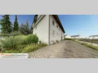 Titelbild für Eine sehr helle und vielfältig nutzbare Wohneinheit im Halbsouterrain =