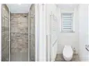 13 – Duschbad und WC
