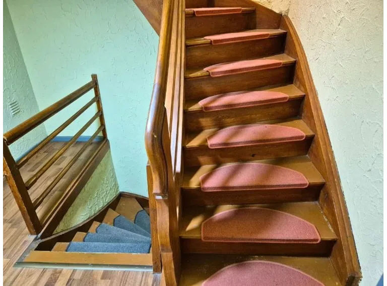 16-Flur-Vorderhaus-Kapitalanlage-Schotten