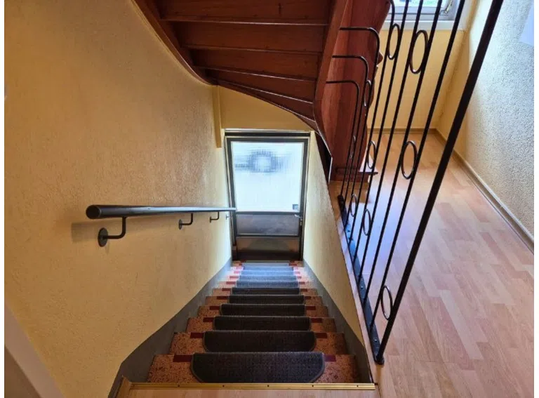 19-Flur-Hinterhaus-Kapitalanlage-Schotten