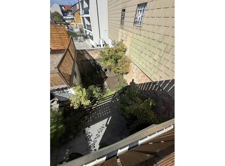 35 Garten von Terrasse aus gesehen