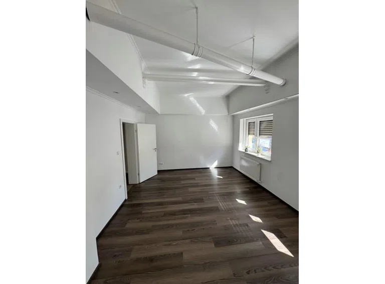 24 Schlafzimmer oder Wohnzimmer