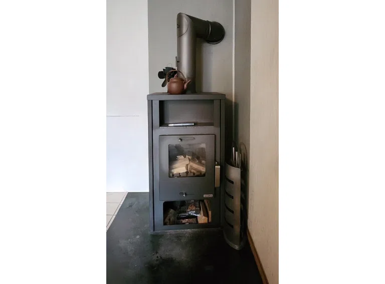 EG Kaminofen im Wohnzimmer