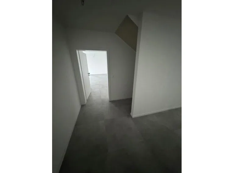 25 Wohnungstür EG re