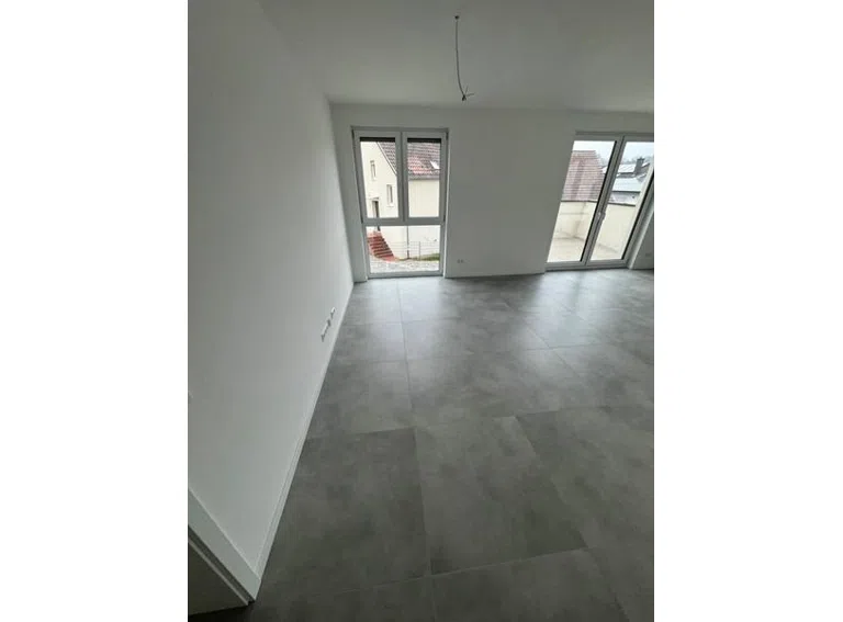37 Impressionen aus den Wohnungen Bädern Balkonen