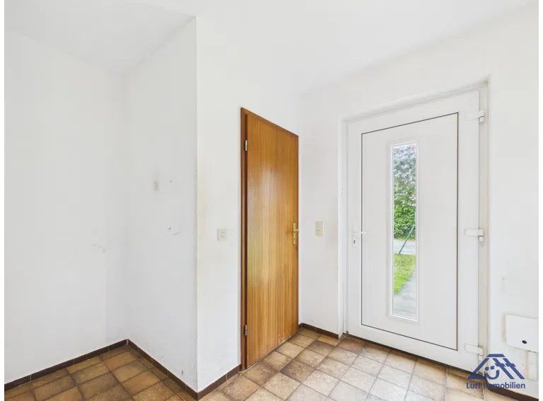 Eingangsbereich - Lütt Immobilien - Selent