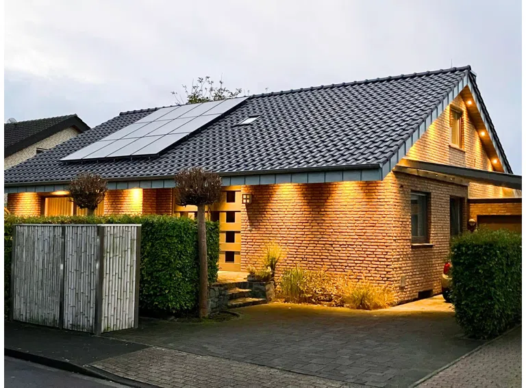 Front beleuchtet