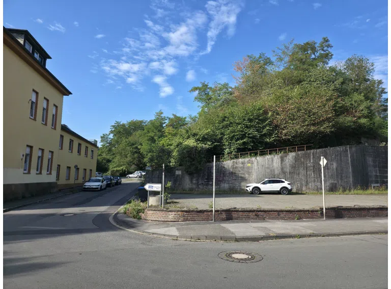 Zufahrt zu den Stellplätzen