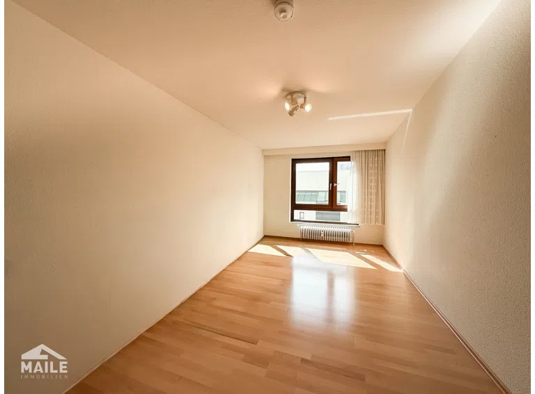 Arbeits-/Kinder-/Schlafzimmer