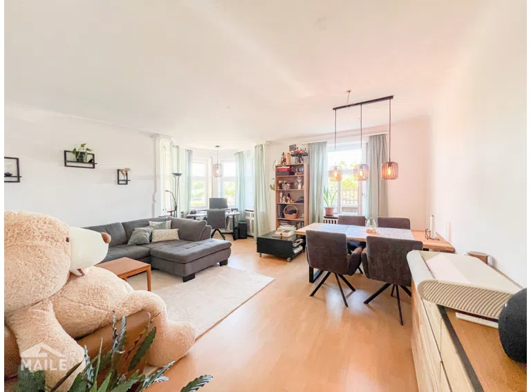 Wohn und Esszimmer