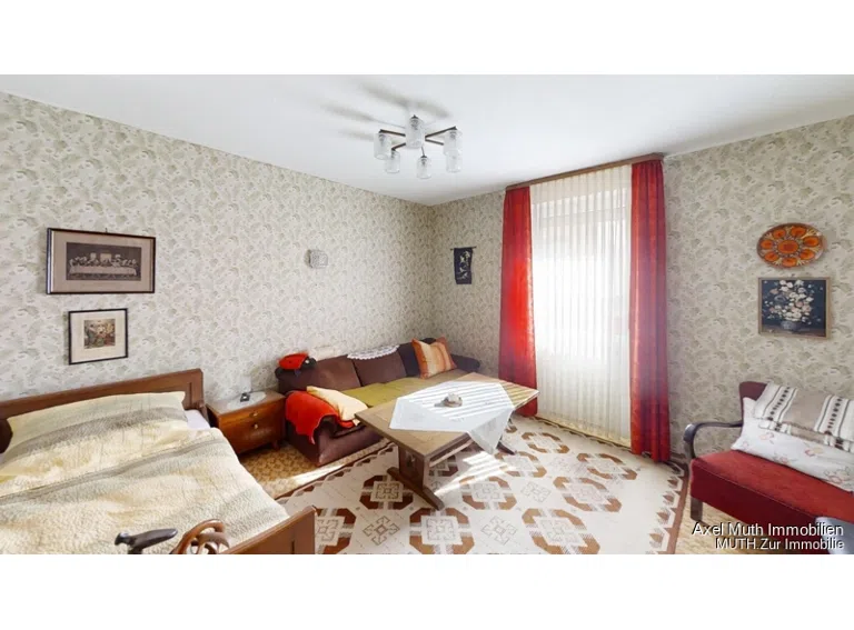 Geräumiges Schlafzimmer