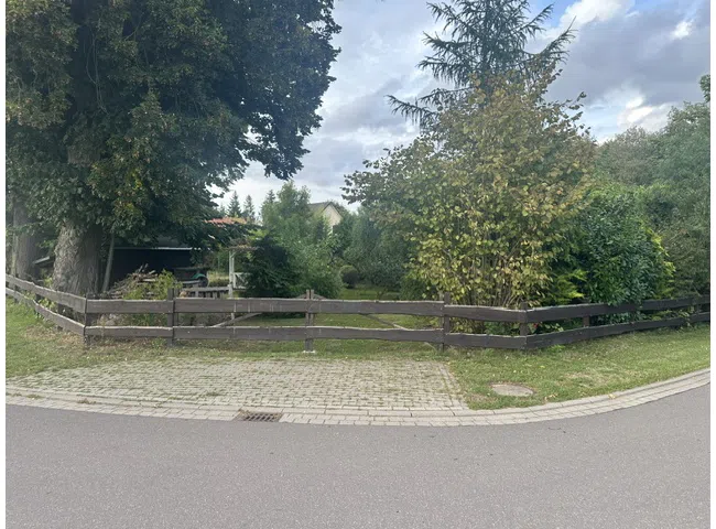 Grundstück-Zufahrt