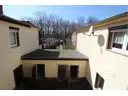 Blick in Hof und Garten