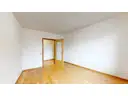 Büro - (mit KI entmöbliert)