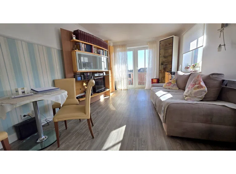 Wohnzimmer Richtung Südbalkon