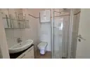 Badezimmer, digital aufgeräumt (KI)