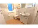 Helles Badezimmer