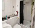 7 Badezimmer mit Dusche